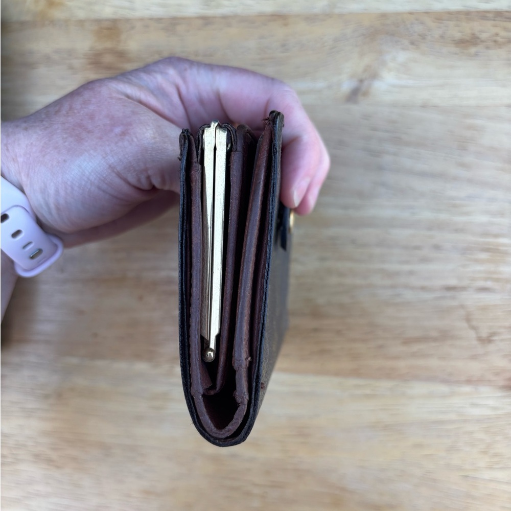 Louis Vuitton Brown Monogram Kisslock Wallet - Picture 9 of 16